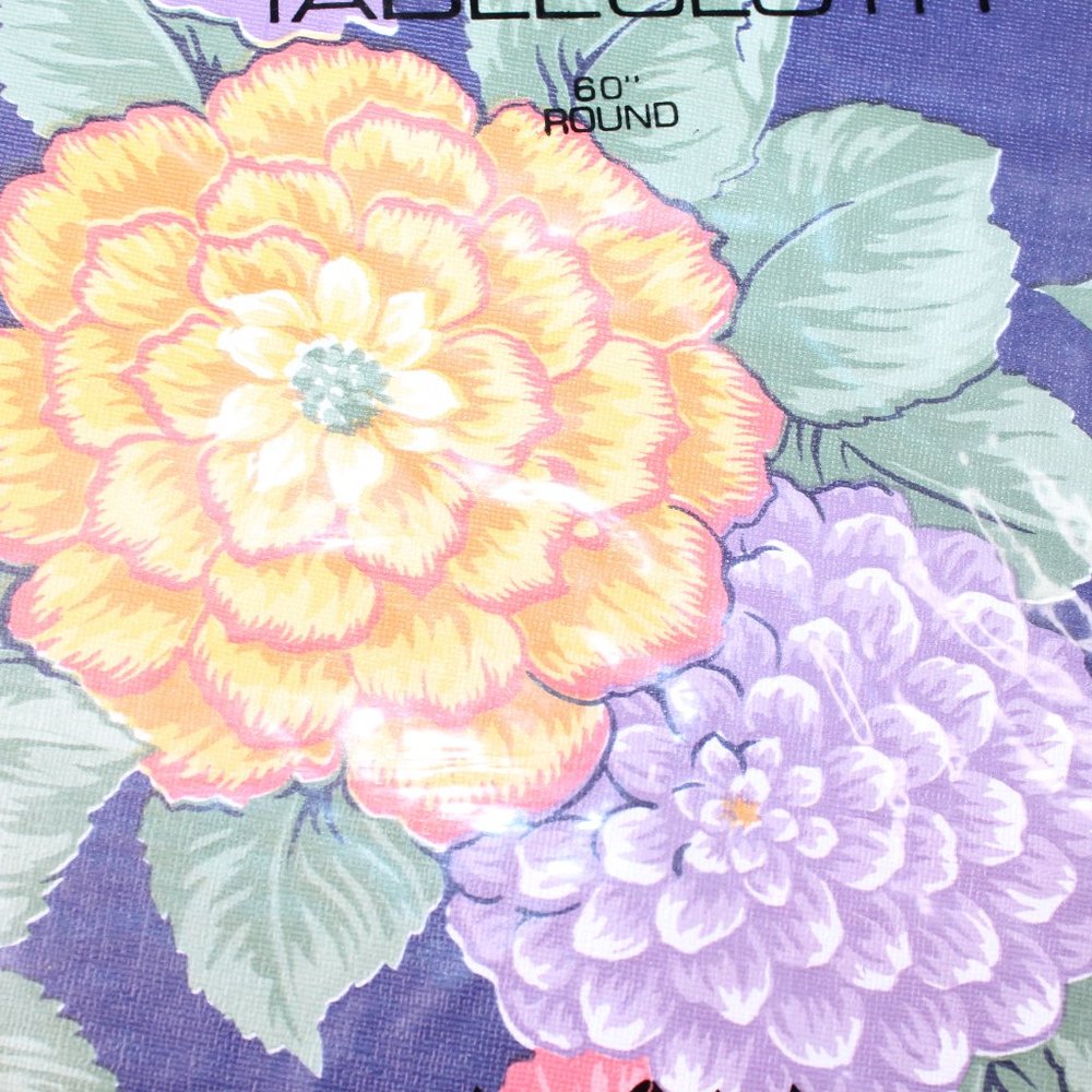 Vintage Vinyl 50" Round Flannel Back Tablecloth #112 - Picture 3 of 6